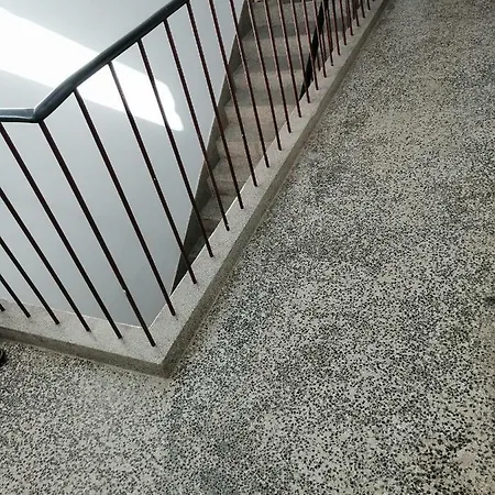 Eden No 1 Apartment *