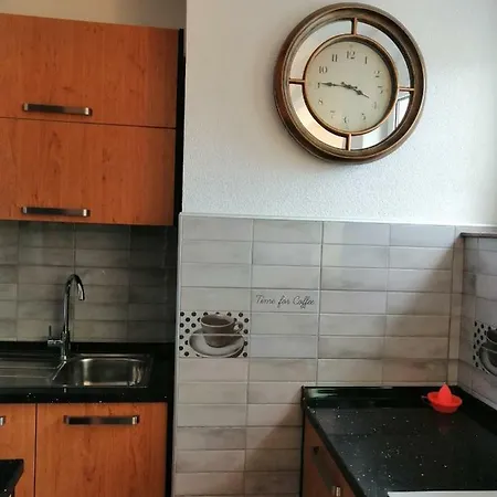 Eden No 1 Apartment *