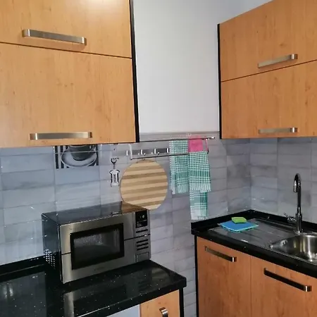 Eden No 1 Apartment *