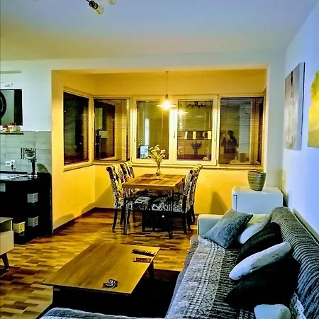 Eden No 1 Apartment *
